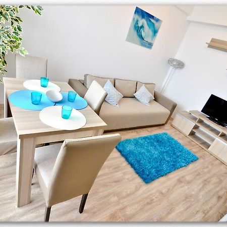 Summerland Luxury Studios By The Sea Мамая Номер фото